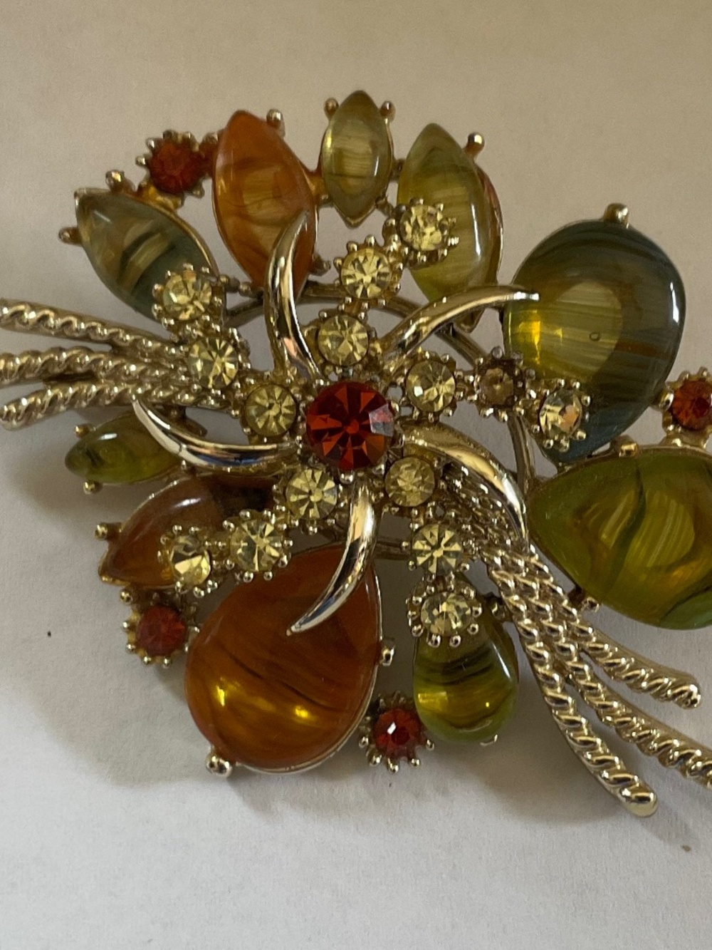 VINTAGE BROOCH BY ‘EXQISITE’’ 1950s